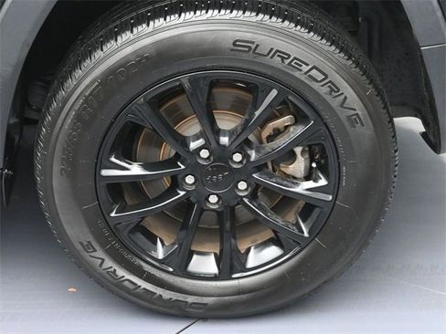 Used 2023 Jeep Cherokee Altitude Lux image 8