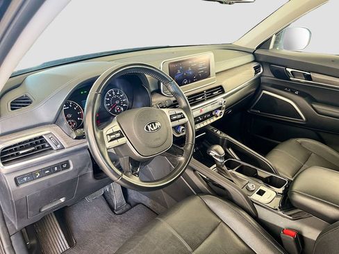 Used 2022 Kia Telluride EX w/ EX Premium Package FWD image 9