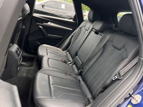 Used 2020 Audi Q5 2.0T Premium w/ Titanium Sport Package AWD/4WD image 17