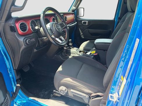 Used 2022 Jeep Wrangler Unlimited Rubicon w/ Dual Top Group AWD/4WD image 25