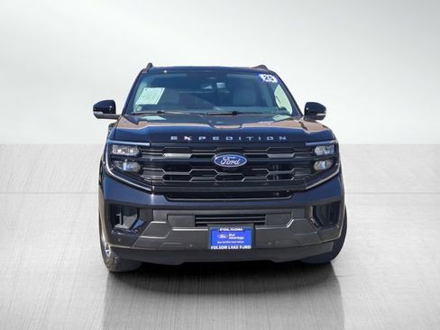 Certified 2025 Ford Expedition Active AWD/4WD image 2