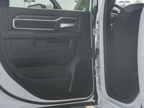 Used 2024 RAM 3500 Big Horn image 38