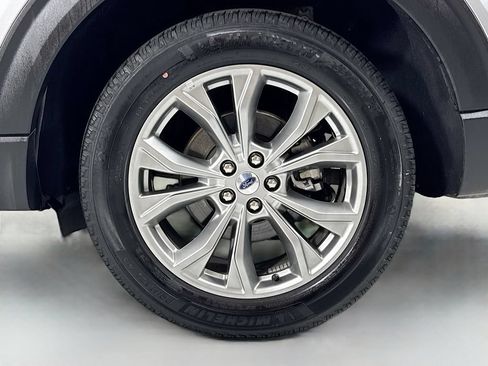 Used 2022 Ford Explorer XLT w/ Equipment Group 202A AWD/4WD image 9