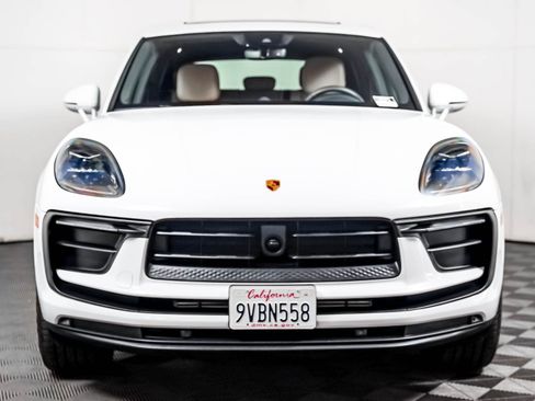 Certified 2026 Porsche Macan AWD/4WD image 7
