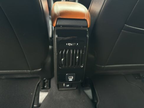 Used 2025 Jeep Compass Limited AWD/4WD image 32