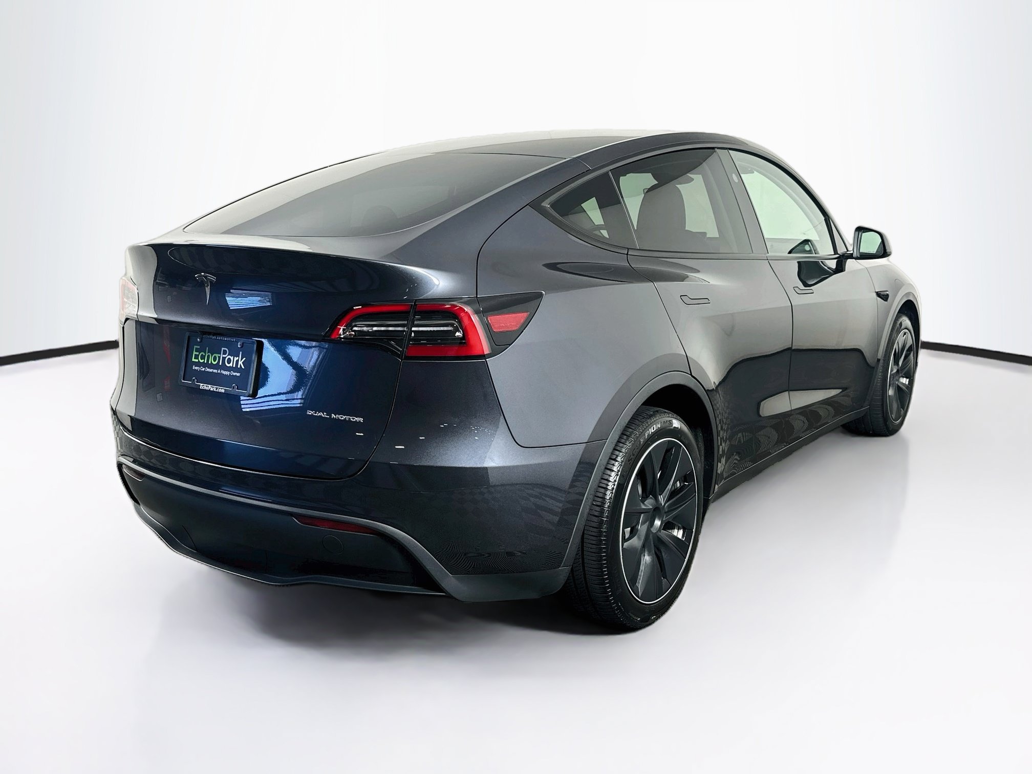 Used 2024 Tesla Model Y Long Range AWD/4WD image 9