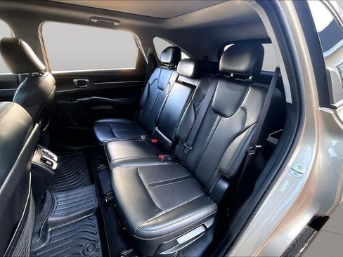 Used 2021 Kia Sorento S w/ Panoramic Sunroof Package FWD image 21