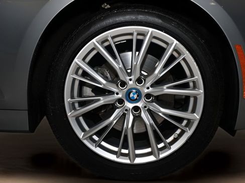 Used 2023 BMW 330e xDrive w/ Premium Package image 28