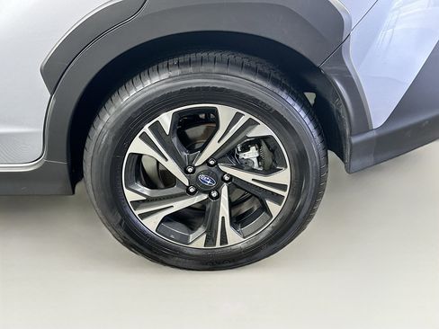 Used 2024 Subaru Crosstrek 2.0i Premium image 11