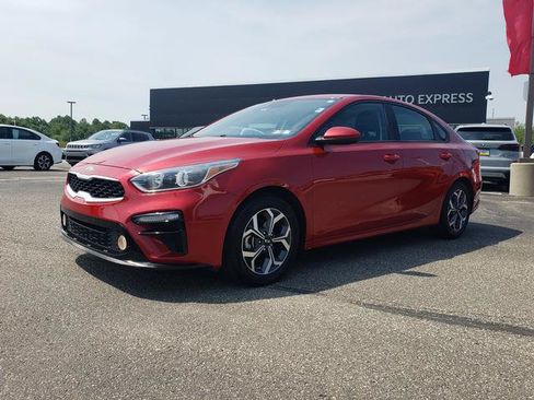 Used 2019 Kia Forte LXS FWD image 8