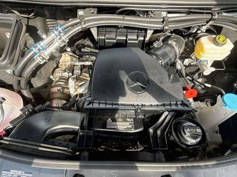 Used 2023 Mercedes-Benz Sprinter 3500 image 36