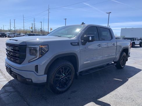 Used 2024 GMC Sierra 1500 Elevation w/ Elevation Premium Package image 4