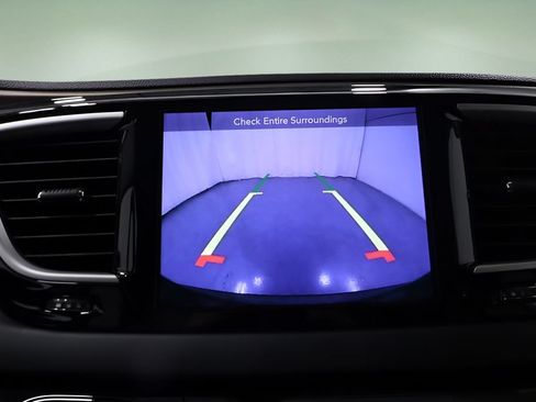 Certified 2017 Chrysler Pacifica Touring Plus w/ Tire & Wheel Group FWD image 19