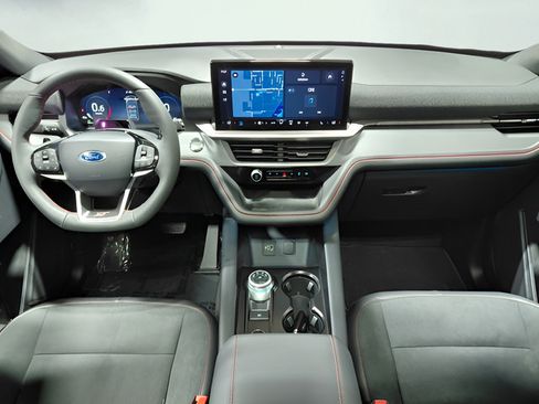 Used 2026 Ford Explorer ST AWD/4WD image 2