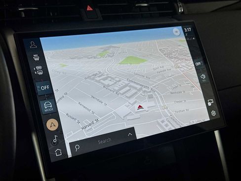 Used 2024 Land Rover Discovery Sport S image 16