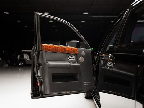 Used 2007 Rolls-Royce Phantom Sedan RWD image 52