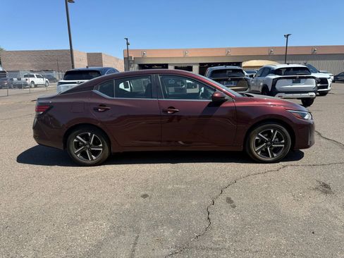 Used 2025 Nissan Sentra SV FWD image 4