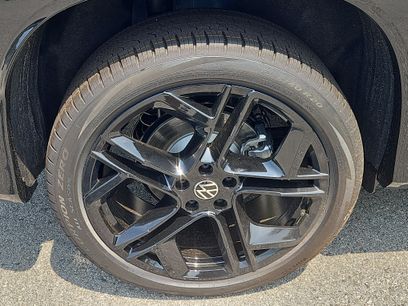 New 2026 Volkswagen Tiguan SE R-Line