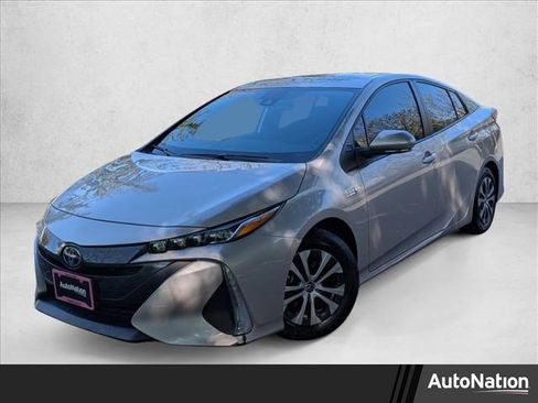 Used 2022 Toyota Prius Prime LE image 1