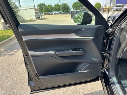 New 2025 Volvo EX90 Plus image 16