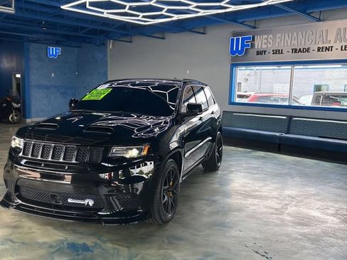 Used 2018 Jeep Grand Cherokee Trackhawk AWD/4WD image 3