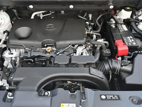 Used 2021 Toyota RAV4 XLE FWD image 14