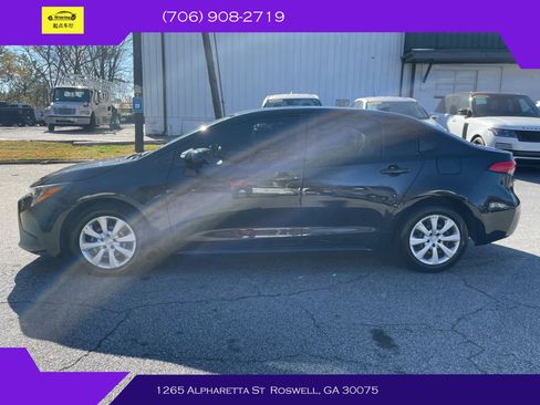 Used 2021 Toyota Corolla LE image 4