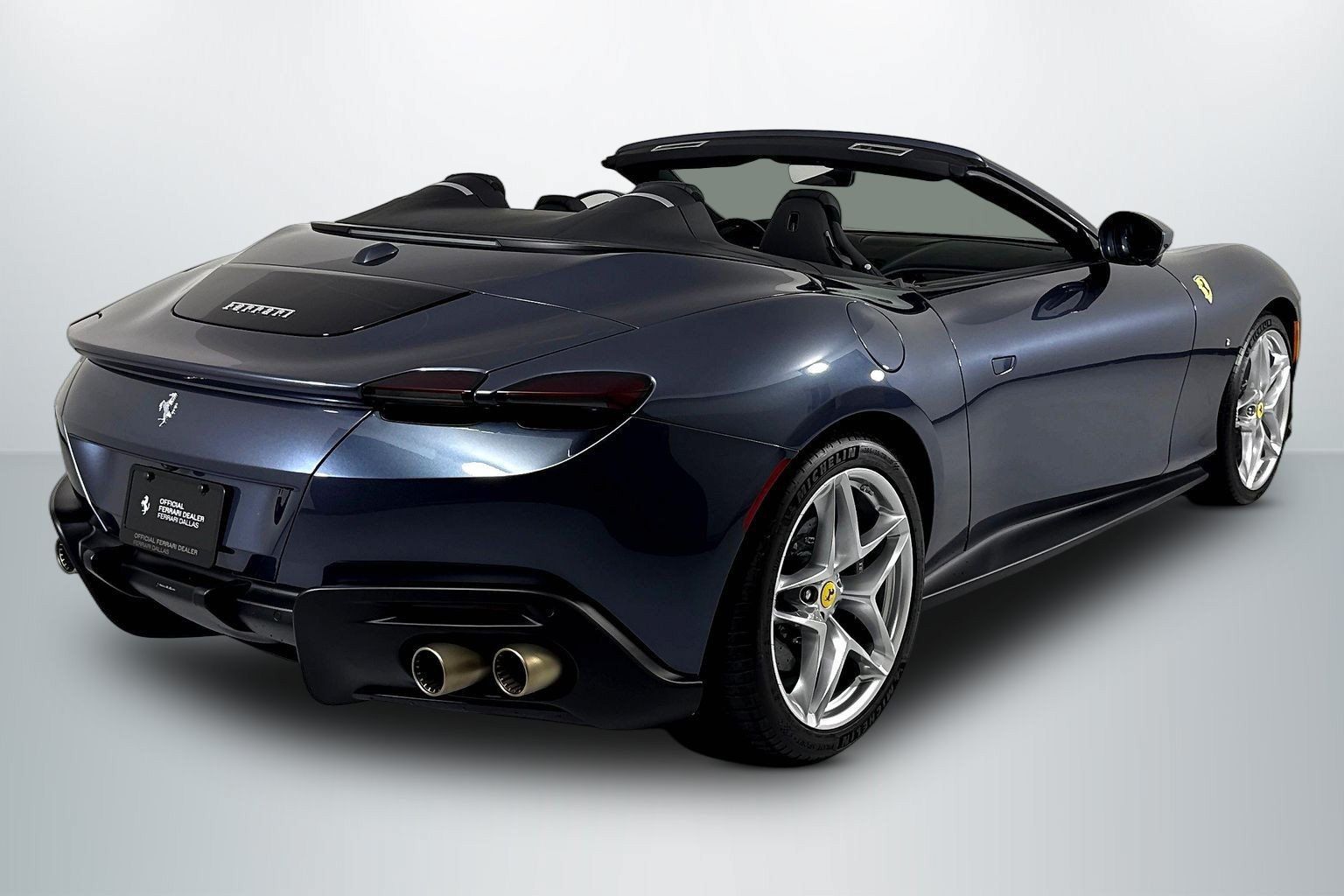 Used 2024 Ferrari Roma Spider RWD image 7