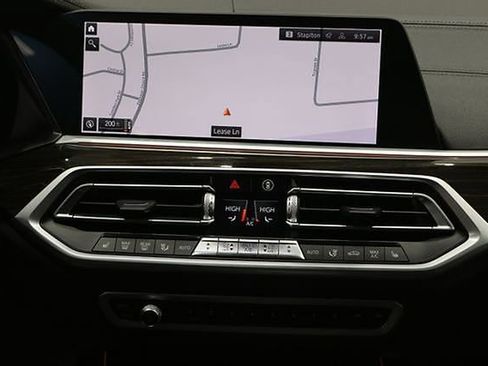 Used 2021 BMW X7 xDrive40i w/ Cold Weather Package image 33