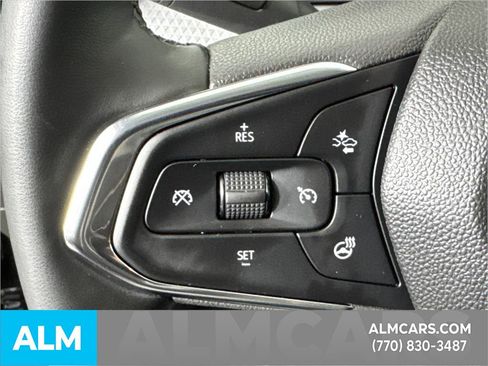 Used 2025 Chevrolet Trax LT w/ LT Convenience Package image 29