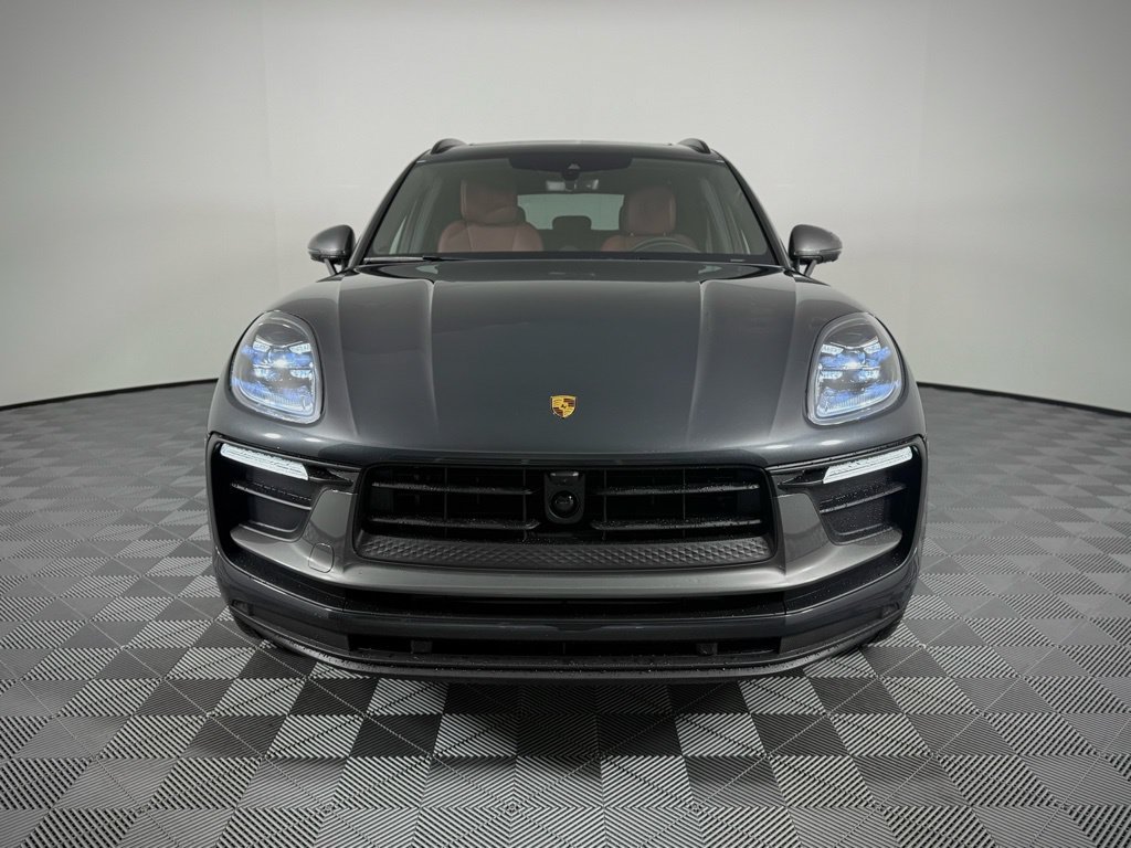 Certified 2026 Porsche Macan AWD/4WD image 7