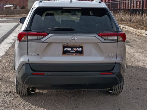 Used 2023 Toyota RAV4 XLE image 5