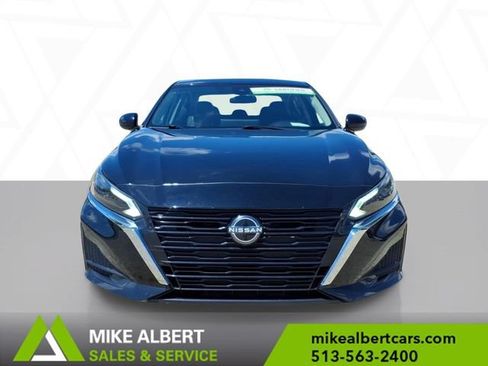 Used 2023 Nissan Altima 2.5 SV w/ SV Premium Package FWD image 2