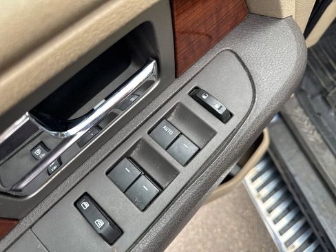 Used 2010 Ford F150 Lariat image 12