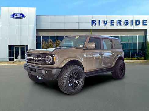 New 2025 Ford Bronco Outer Banks image 3