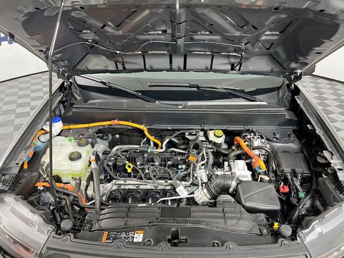 Certified 2024 Ford Maverick XLT w/ XLT Luxury Package image 32