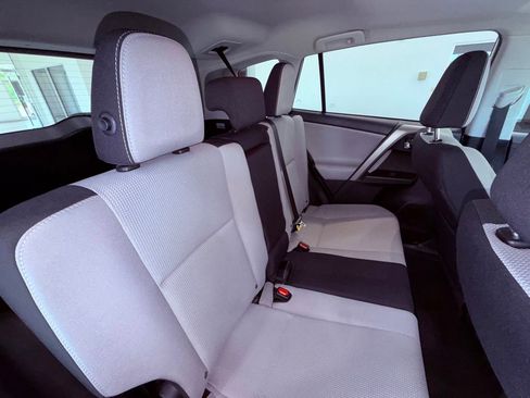 Used 2018 Toyota RAV4 XLE FWD image 10