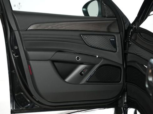 New 2025 Maserati Grecale GT image 10