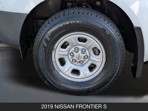 Certified 2019 Nissan Frontier S image 11