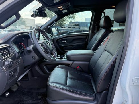 Used 2021 Nissan Titan PRO-4X w/ Pro-4x Convenience Package AWD/4WD image 3