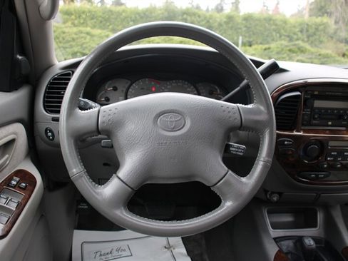 Used 2002 Toyota Sequoia SR5 image 19