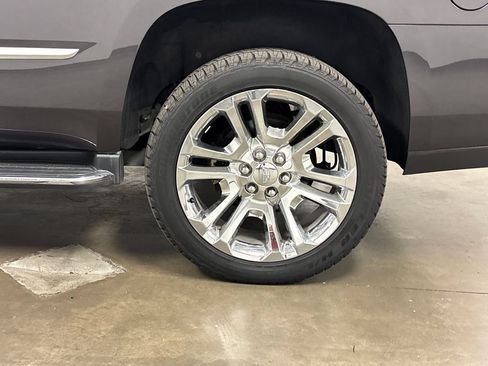 Used 2018 Cadillac Escalade Premium Luxury RWD image 14
