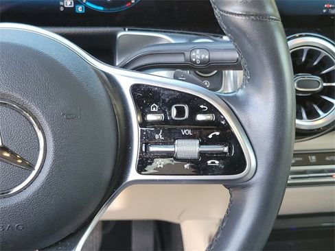 Certified 2022 Mercedes-Benz GLB 250 4MATIC image 28