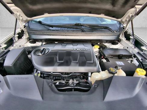 Used 2019 Jeep Cherokee Latitude Plus image 23