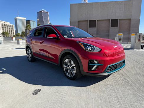 Used 2022 Kia Niro EX image 11
