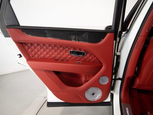 Used 2022 Bentley Bentayga image 41