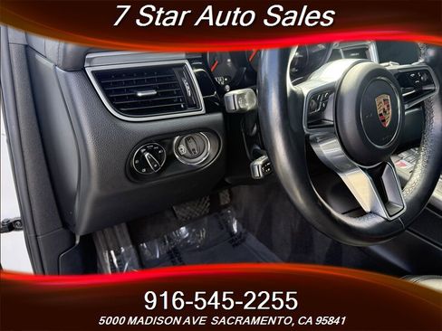 Used 2017 Porsche Macan Turbo image 8
