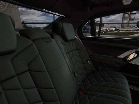 New 2026 BMW 760i xDrive image 12