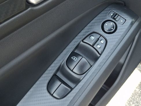 Used 2025 Nissan Altima 2.5 SV FWD image 27