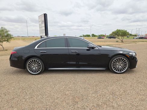 Used 2022 Mercedes-Benz S 500 4MATIC w/ AMG Line Package image 6